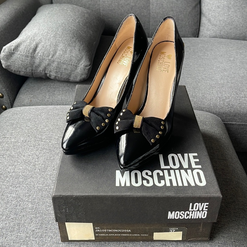 NWOT Love Moschino Heels